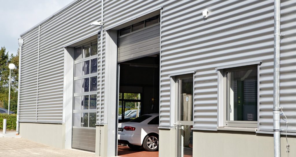 Verkaufshalle mit Schulungsräumen in Moers